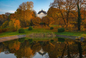 Zespół Pałacowo-Parkowy w Ostromecku, Ostromecko